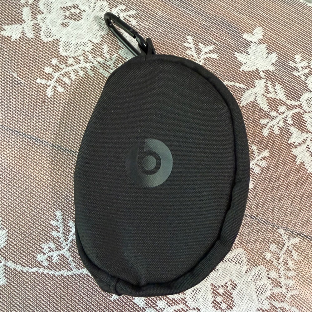 Beats Headphone Case Unisex OS Black‎ Good Canvas Zipper Carabiner Clip Storage